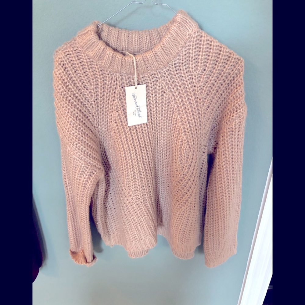 Universal thread chunky sweater